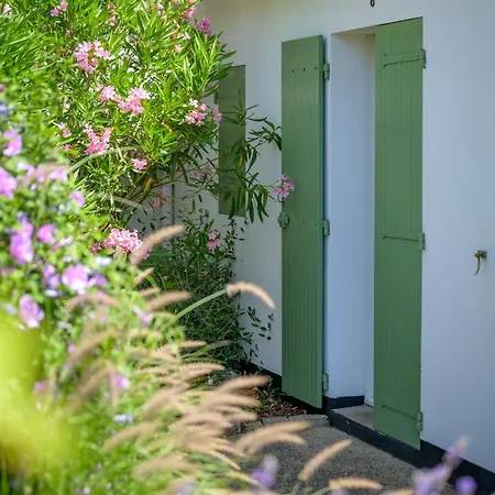 Le Petit Bois Дом отдыха *